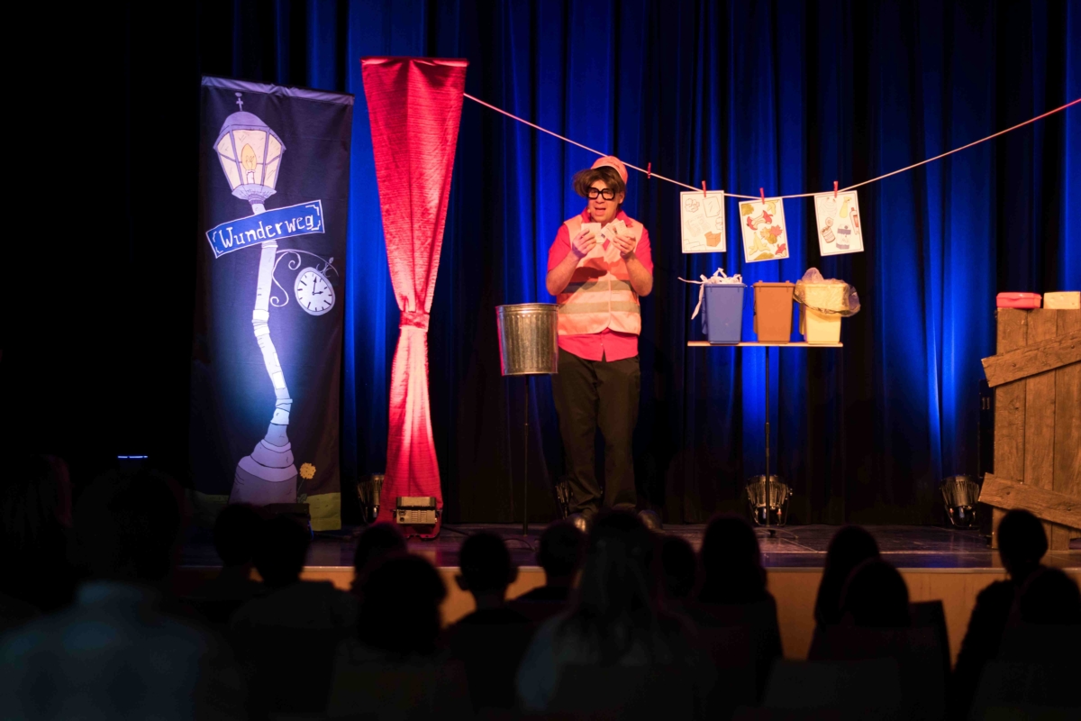 Mülltheater Umwelttheater Kinderzauberer Zauberer Würzburg Kinderzaubererei Marktheidenfeld Würzburg Bamberg Nürnberg Schweinfurt Clown